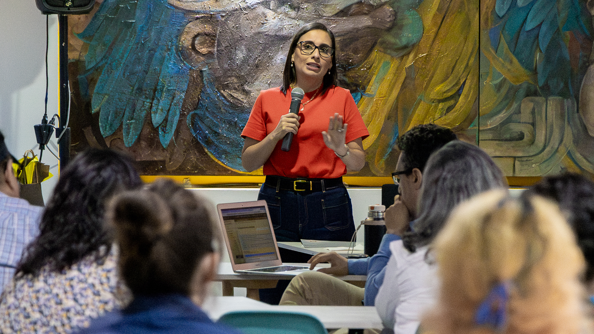 Abordando la importancia de las “Industrias Creativas en Nuevo León”
